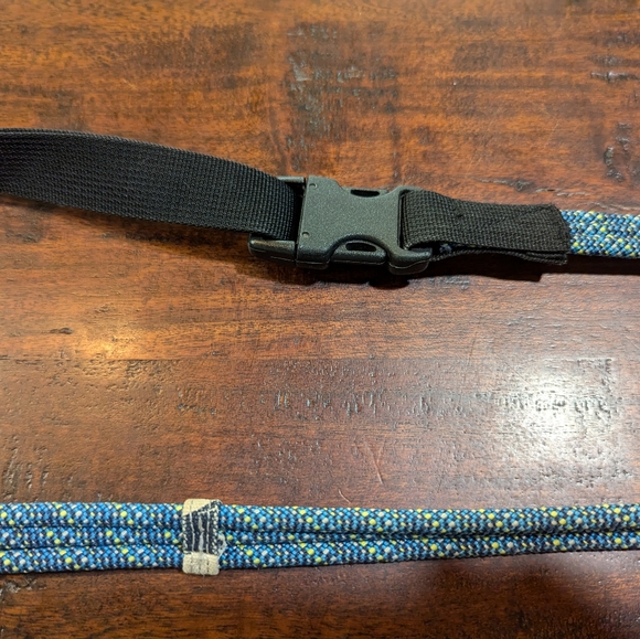 KAVU Keepalong Semi Padded Sling Canvas Rope Crossbody Bag Shark Bait Rare Print - Picture 5 of 6